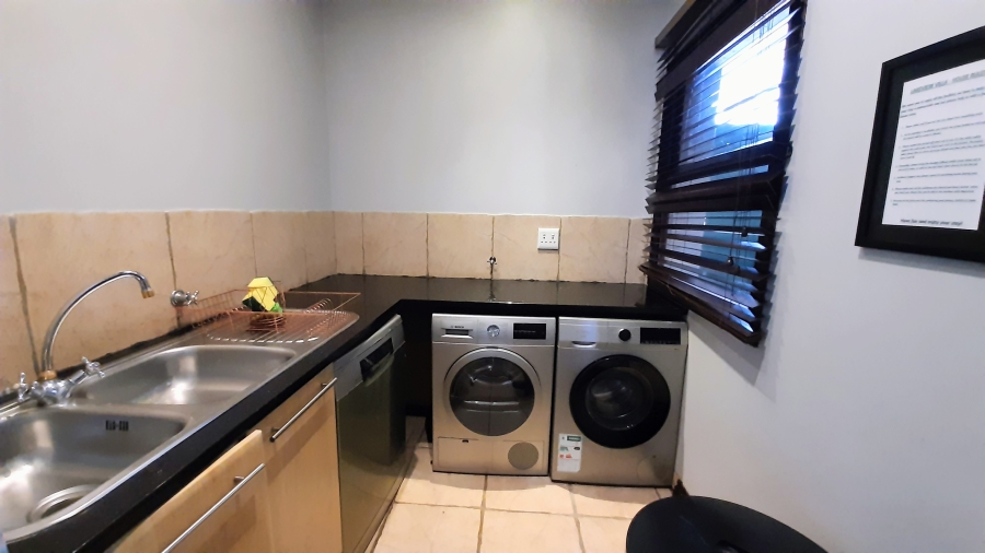 5 Bedroom Property for Sale in Pecanwood Estate North West
